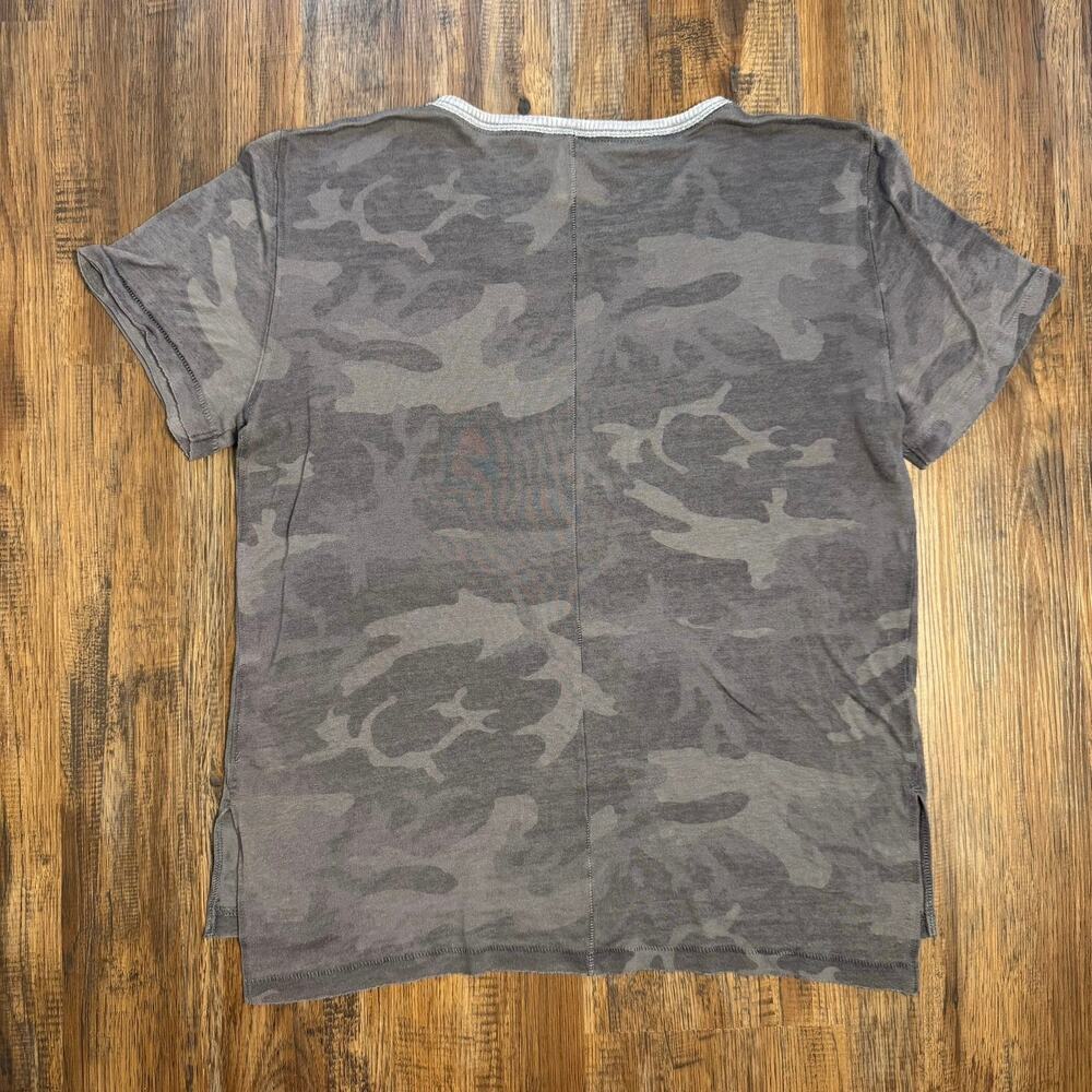Free People We the Free XS distressed soft gray camo t shirt split hem - Picture 2 of 12